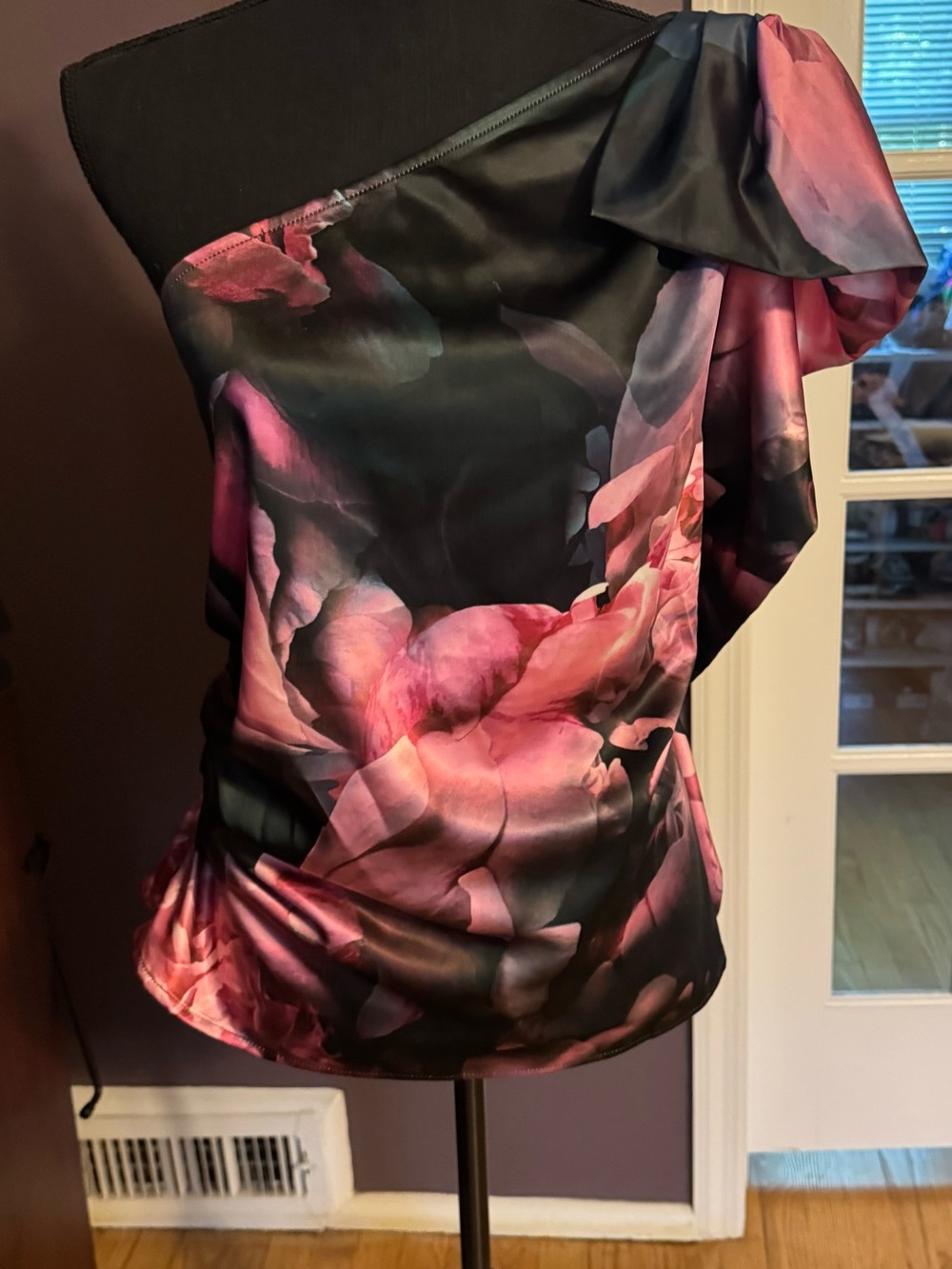 NWT Express satin one shoulder floral top - Picture 2 of 5